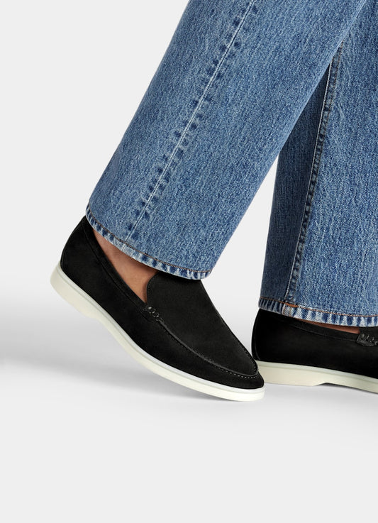 https://cdn.suitsupply.com/image/upload/b_rgb:efefef,c_fill,w_2600,h_3597/b_rgb:efefef,c_pad,dpr_1,w_850,h_1176,f_auto,q_auto,fl_progressive/products/shoes/default/FW1329_101.jpg