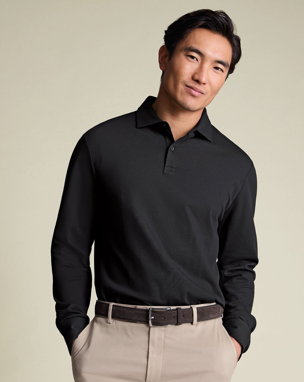 https://www.charlestyrwhitt.com/dw/image/v2/AAWJ_PRD/on/demandware.static/-/Sites-ctshirts-master/default/dwed42ae98/hi-res/JEP0453BLK_MODEL_TUCKED.jpg